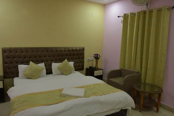 Imagen de la habitación del Hotel Sarweshwary. Foto 30