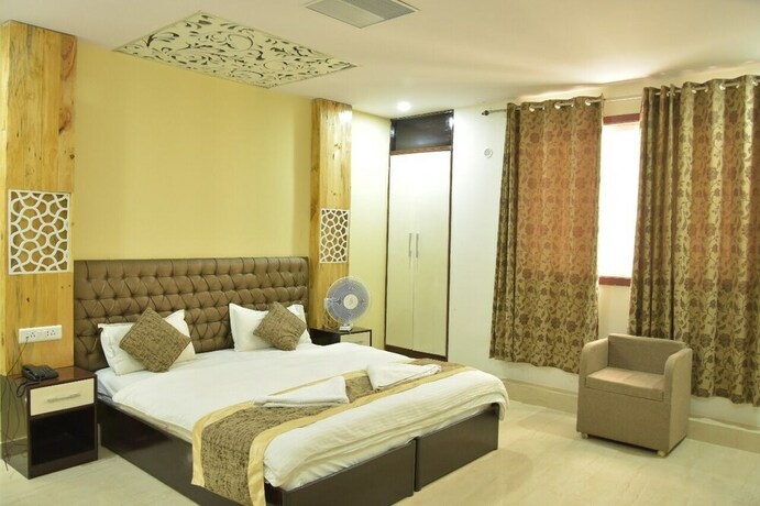 Imagen de la habitación del Hotel Sarweshwary. Foto 31