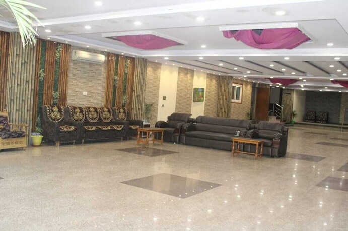 Imagen de los interiores del Hotel Sarweshwary. Foto 38