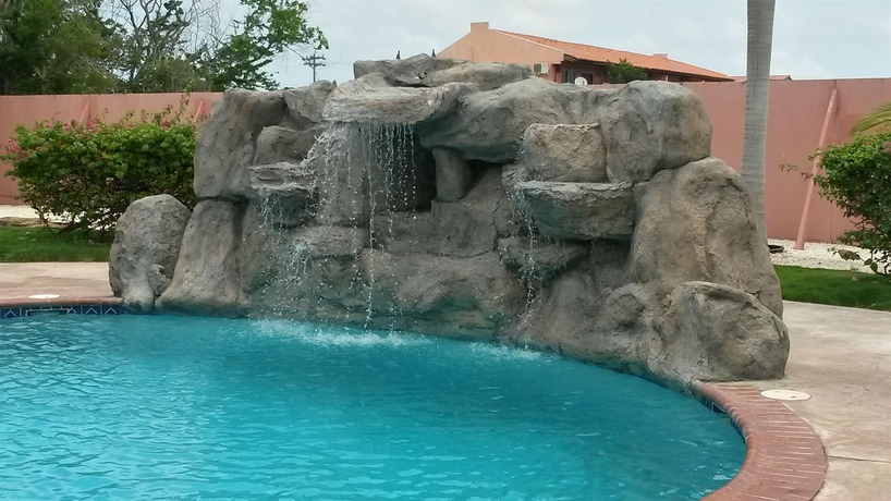 Imagen de la piscina del Hotel Sasaki Apartments. Foto 14