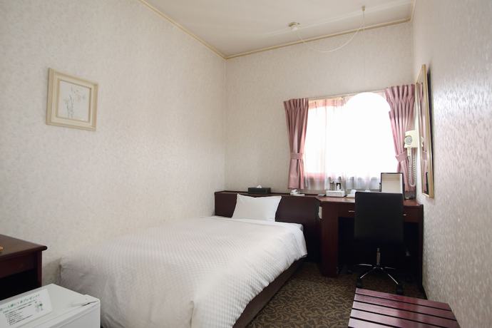 Imagen de la habitación del Hotel Sasebo Green. Foto 14