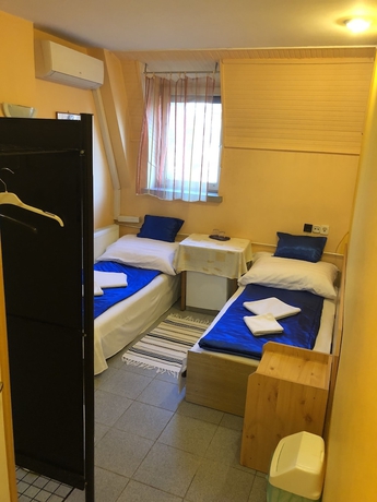 Imagen de la habitación del Hotel Sashalom. Foto 12