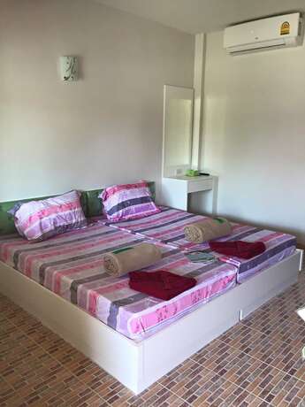 Imagen de la habitación del Hotel Sasi Resort. Foto 13