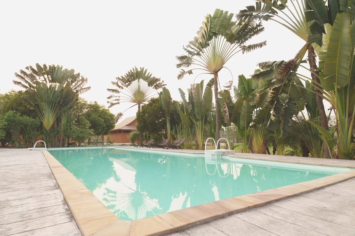 Imagen de la piscina del Hotel Sasidara Resort Nan. Foto 16