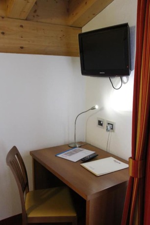 Imagen de la habitación del Hotel Sassella. Foto 8