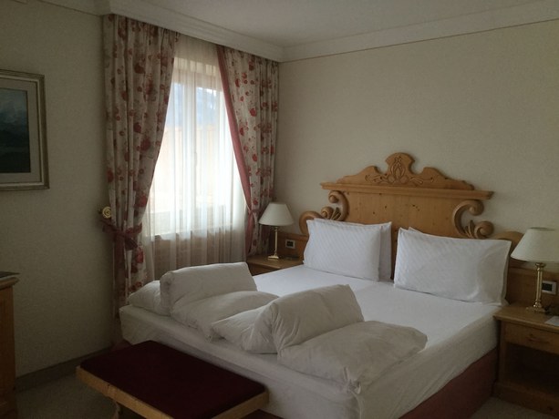 Imagen de la habitación del Hotel Sassongher. Foto 9