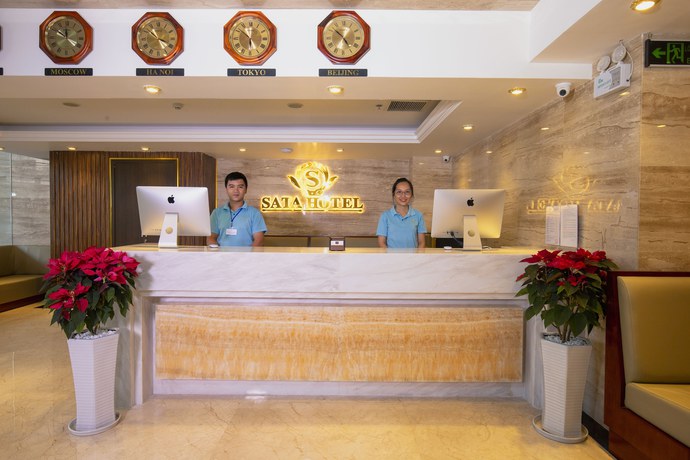 Imagen de los interiores del Hotel Sata. Foto 17