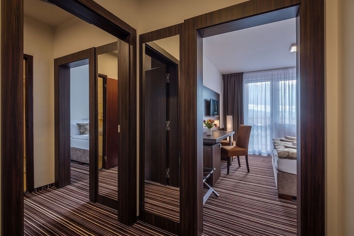 Imagen de la habitación del Hotel Satel. Foto 5