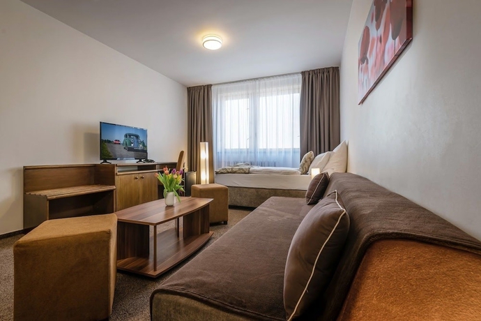 Imagen de la habitación del Hotel Satel. Foto 7