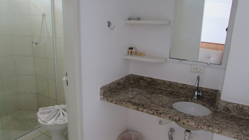 Imagen de la habitación del Hotel Satelite Itanhaem. Foto 3