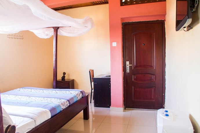 Imagen de la habitación del Hotel Satellite One. Foto 7