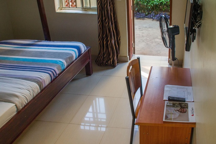 Imagen de la habitación del Hotel Satellite One. Foto 11