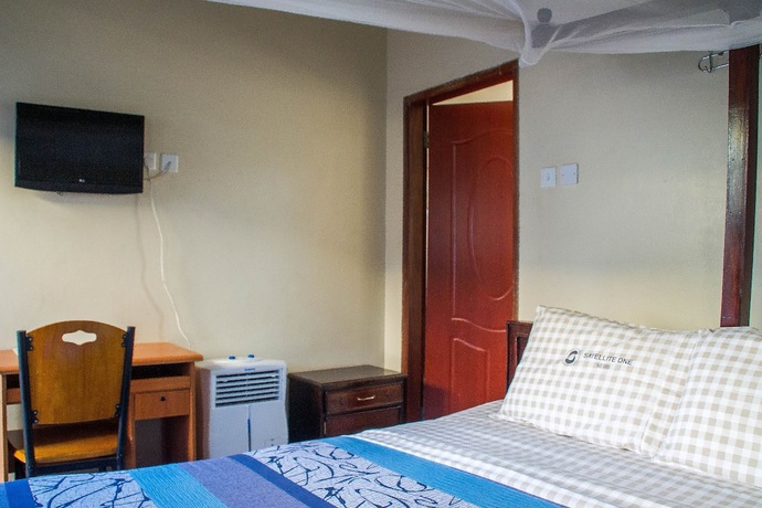 Imagen de la habitación del Hotel Satellite One. Foto 12