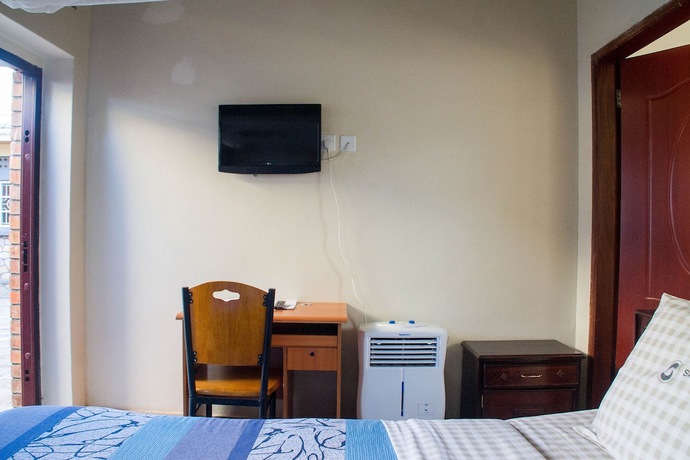 Imagen de la habitación del Hotel Satellite One. Foto 15