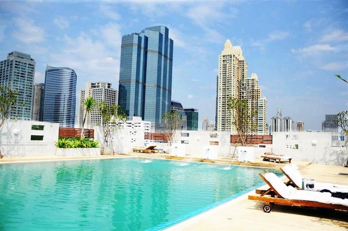 Imagen de la piscina del Hotel Sathorn Grace Serviced Residence. Foto 10
