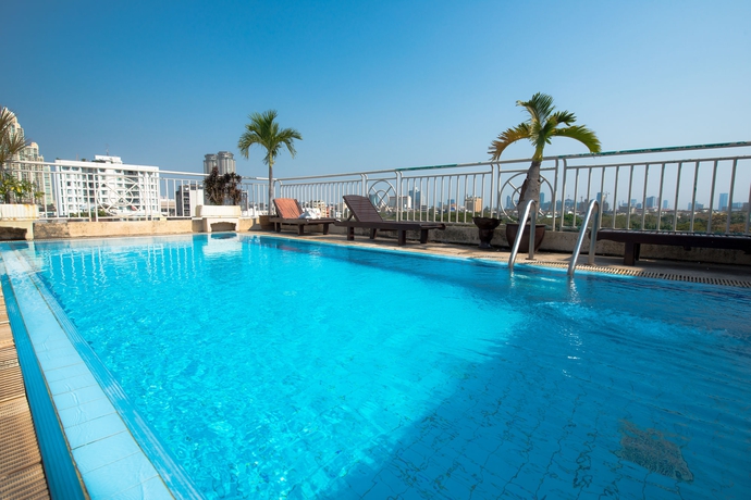 Imagen de la piscina del Hotel Sathorn Saint View Serviced Apartment. Foto 9