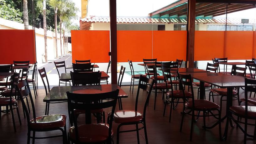 Imagen del bar/restaurante del Hotel S&atilde;o Caetano. Foto 4