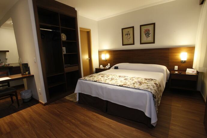 Imagen general del Hotel S&atilde;o Carlos Marklin Su&iacute;tes. Foto 10