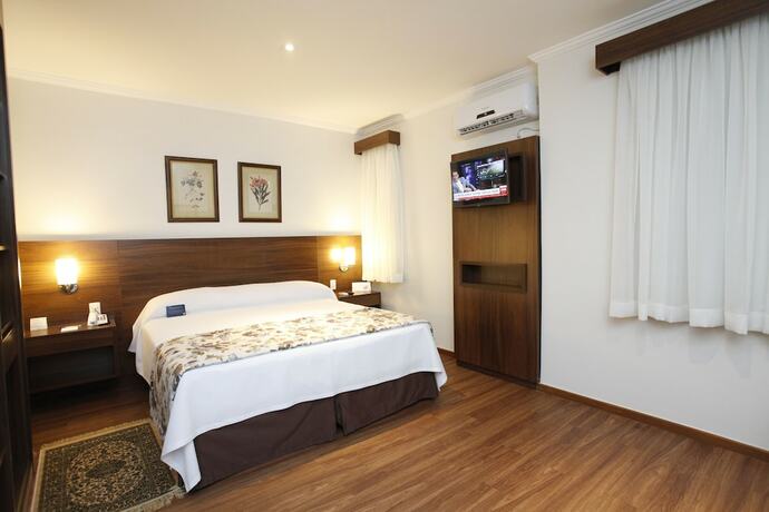 Imagen de la habitación del Hotel S&atilde;o Carlos Marklin Su&iacute;tes. Foto 26