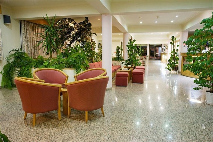 Imagen de los interiores del Hotel São Jorge Garden. Foto 11