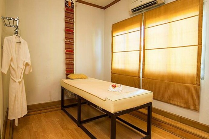 Imagen de los interiores del Hotel Satit Grand View. Foto 18