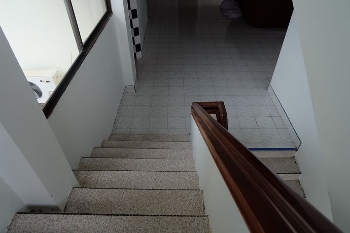 Imagen de los interiores del Hotel Satit Padang. Foto 16