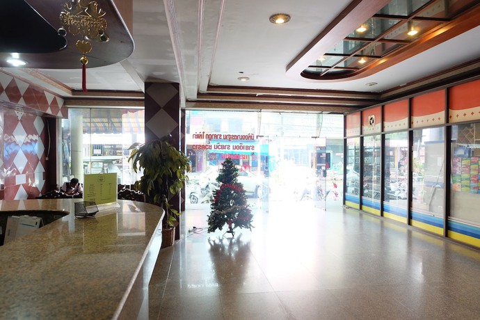 Imagen de los interiores del Hotel Satit Padang. Foto 18