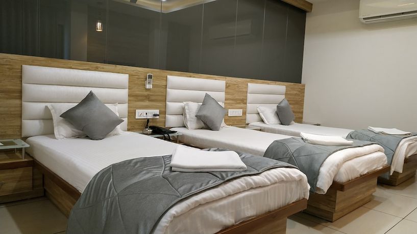 Imagen de la habitación del Hotel Satkar Chhatral. Foto 7