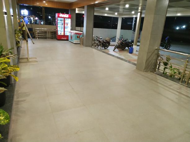 Imagen de los exteriores del Hotel Satkar Chhatral. Foto 17