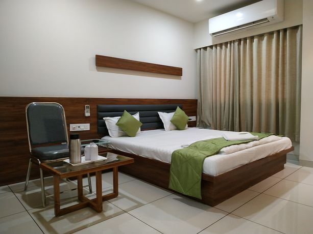 Imagen de la habitación del Hotel Satkar Chhatral. Foto 9