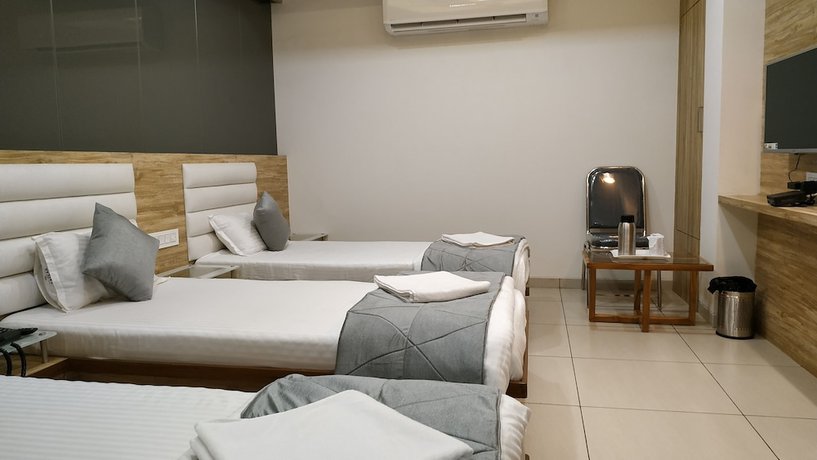 Imagen de la habitación del Hotel Satkar Chhatral. Foto 11