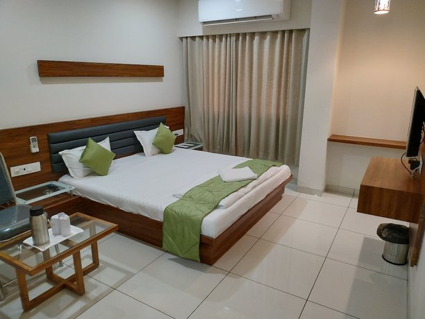 Imagen de la habitación del Hotel Satkar Chhatral. Foto 14