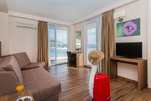 Imagen de la habitación del Hotel Sato. Foto 6