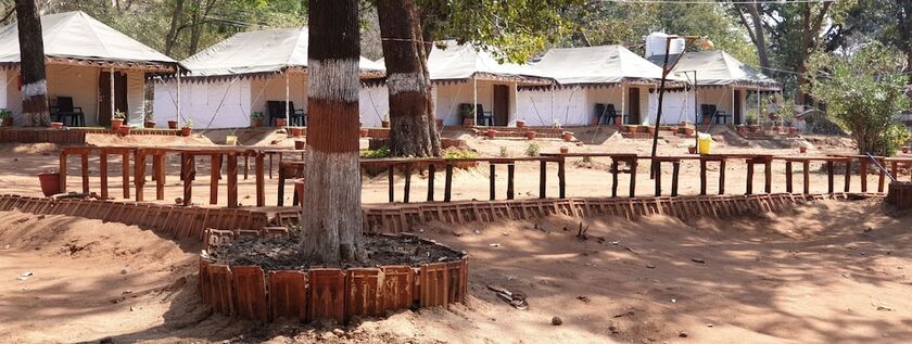 Imagen general del Hotel Satpura Adventure Resort and Camping. Foto 5