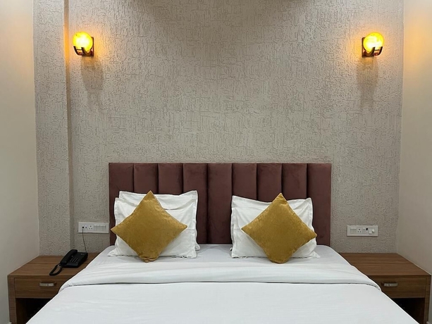 Imagen de la habitación del Hotel Satsang Grand. Foto 3