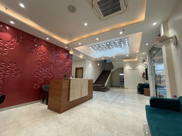 Imagen de los interiores del Hotel Satsang Grand. Foto 14