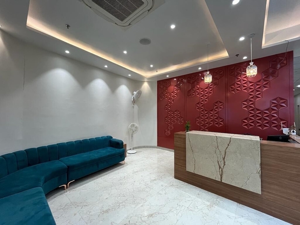 Imagen de los interiores del Hotel Satsang Grand. Foto 16