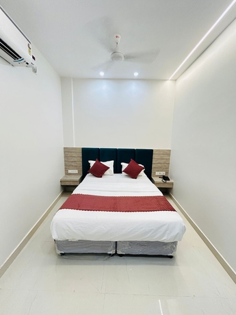 Imagen de la habitación del Hotel Satsang Grand. Foto 9