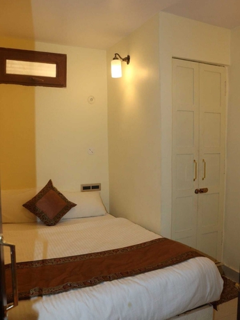Imagen de la habitación del Hotel Satshree Kothi. Foto 13