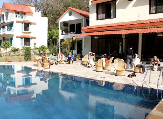 Imagen de la piscina del Hotel Sattva Retreat. Foto 20