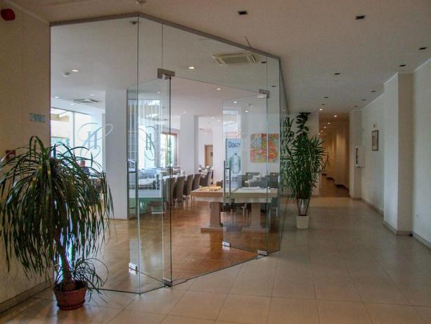 Imagen de los interiores del Hotel Satu Mare City. Foto 11