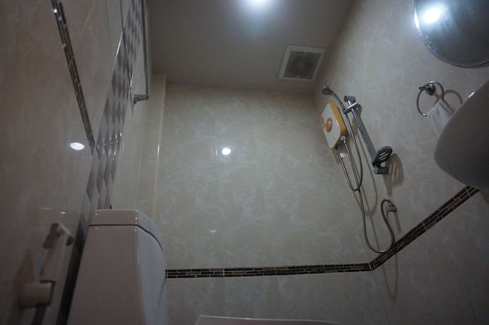 Imagen de la habitación del Hotel Satun Tanee. Foto 10