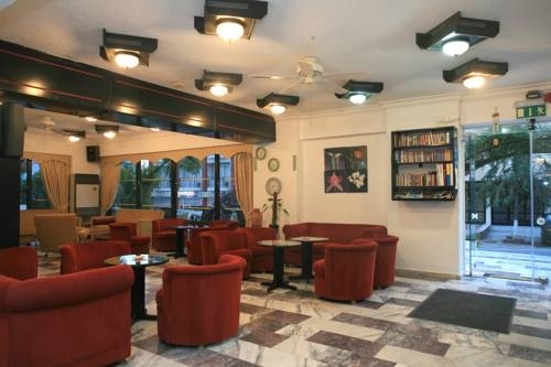 Imagen del bar/restaurante del Hotel Saturn, Kusadasi. Foto 15
