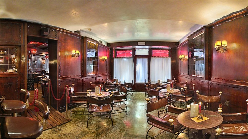 Imagen de los interiores del Hotel Saturnia and International. Foto 11