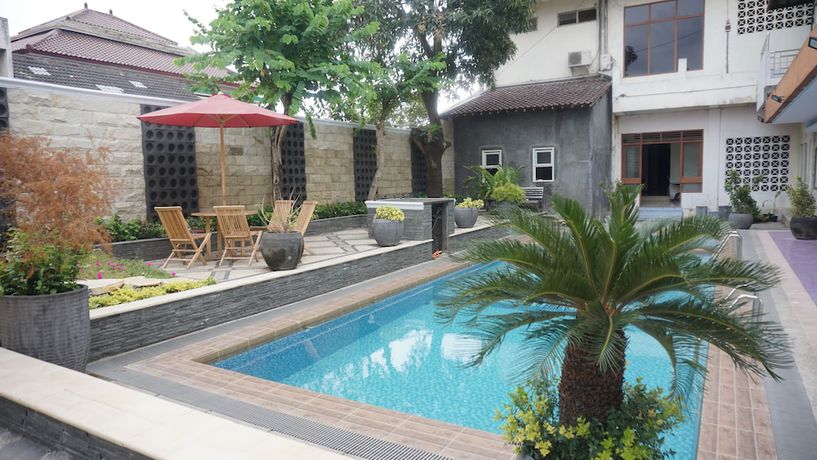 Imagen de la piscina del Hotel Satya Graha. Foto 19