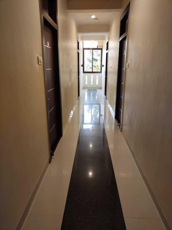 Imagen de los interiores del Hotel Satyadeep Inn. Foto 15