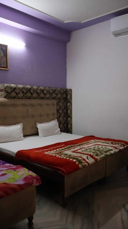Imagen de la habitación del Hotel Satyam Dham. Foto 10