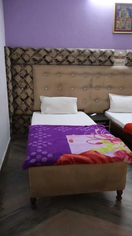 Imagen de la habitación del Hotel Satyam Dham. Foto 12