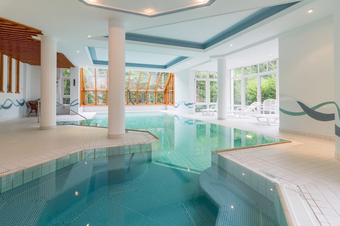 Imagen de la piscina del Hotel Sauerbrey. Foto 17