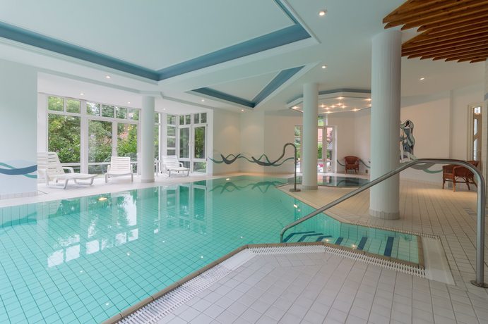 Imagen de la piscina del Hotel Sauerbrey. Foto 20